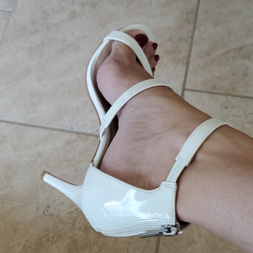 Steve Madden white patent leather heels